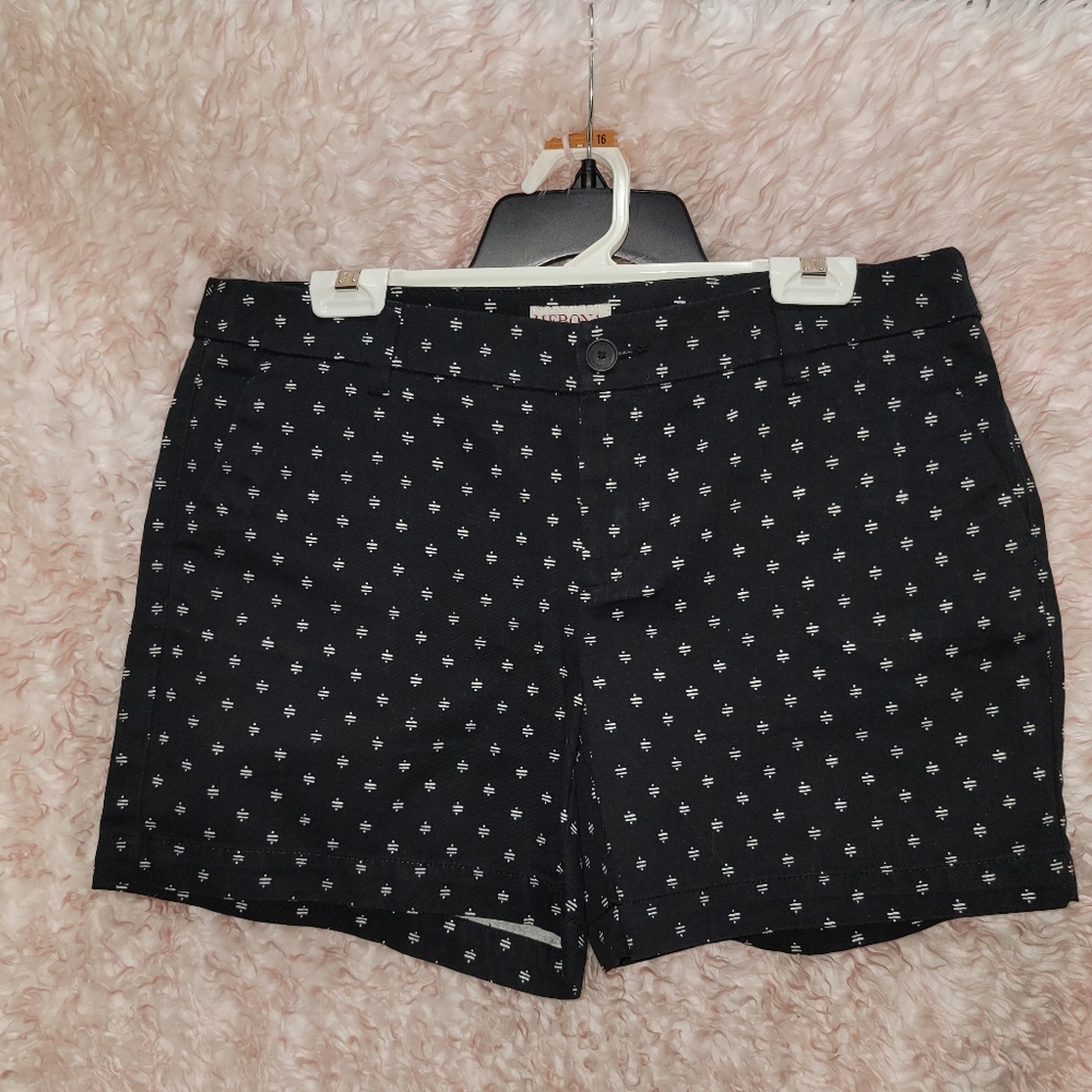 Never been worn Merona Chino shorts sz 10 5in inseam black white